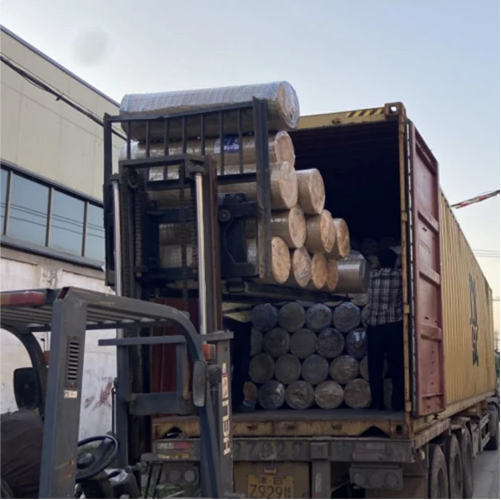 Flexible mesh fencing solutions for gardening and small animal containment